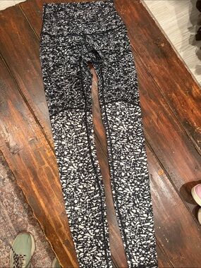 Lululemon Black and White Leggings